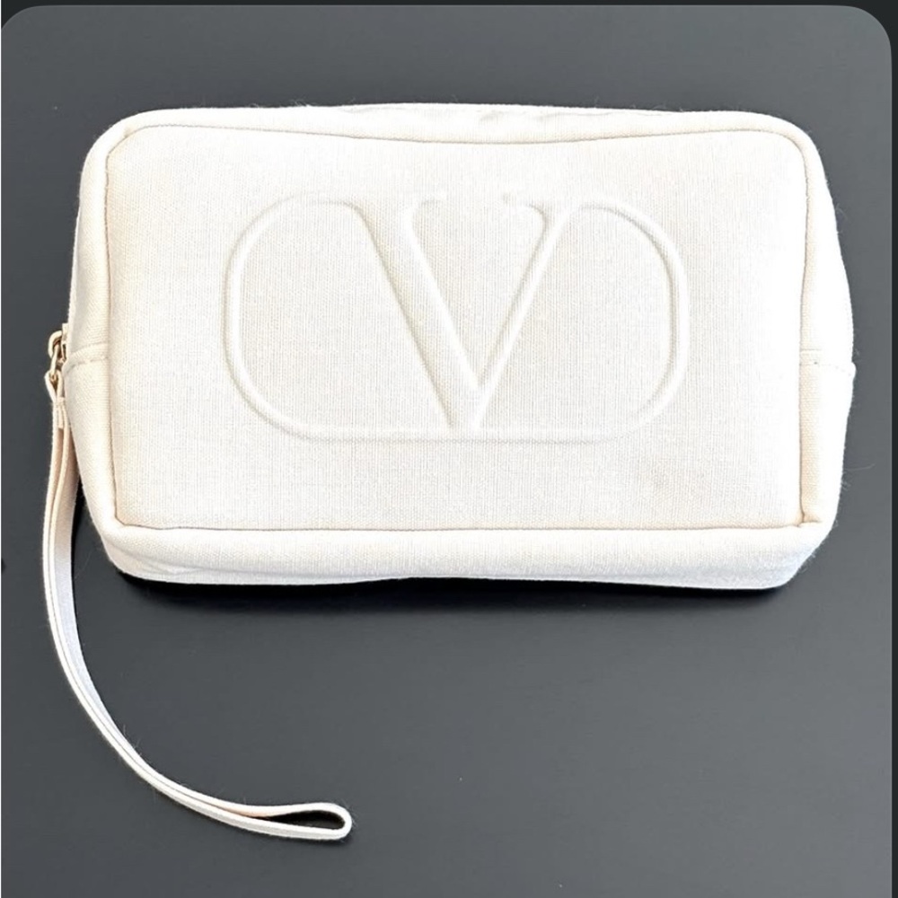 VALENTINO Beauty Small Ivory Pouch Makeup Wristlet Travel Bag Clutch w/ Zipper